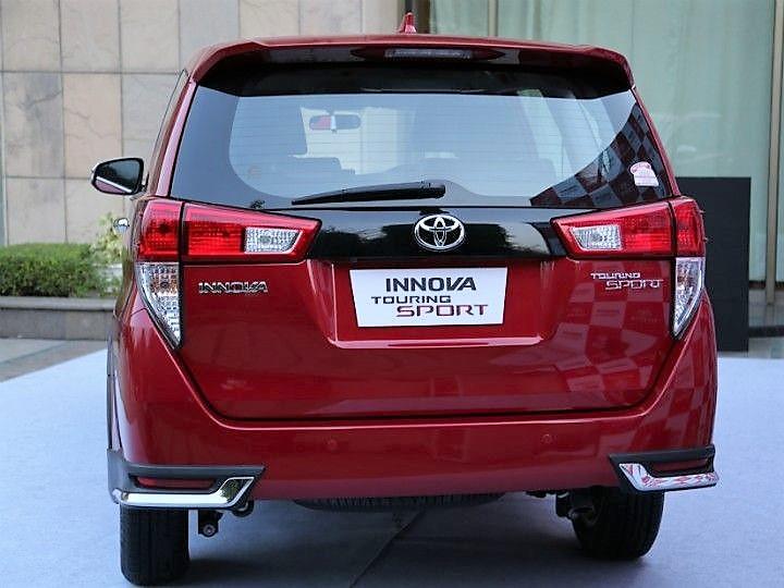 Toyota Innova Crysta Touring Sport 2.4