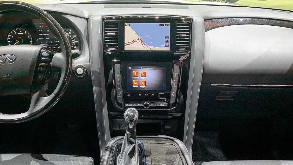 Infiniti QX80 interior 2020