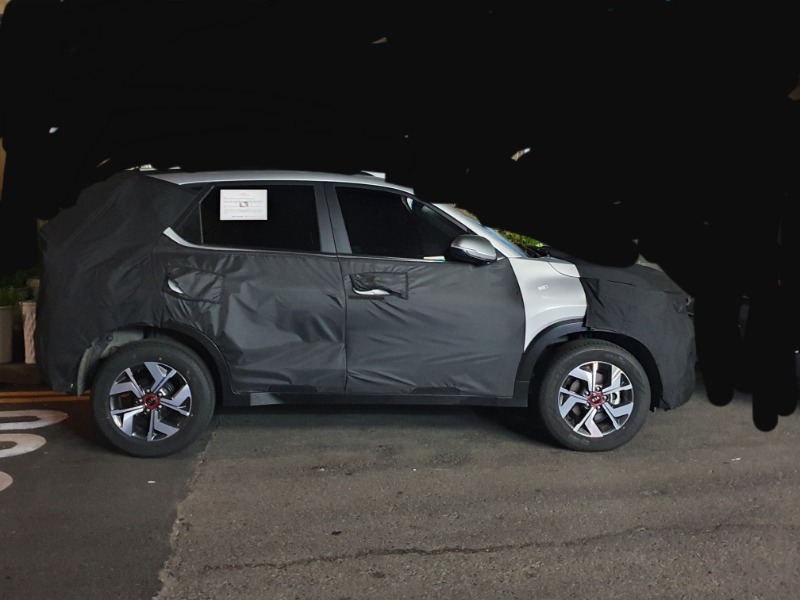 spy images of Kia Sonet