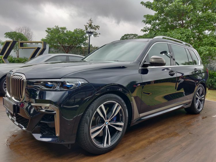 BMW X7