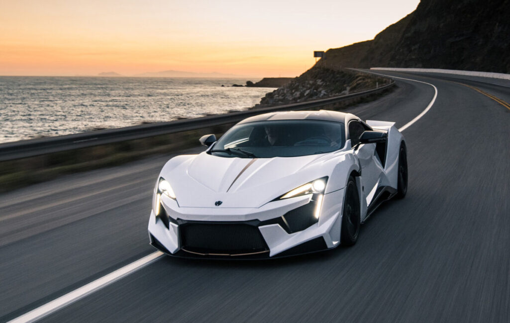 W motors Fenyr SuperSport